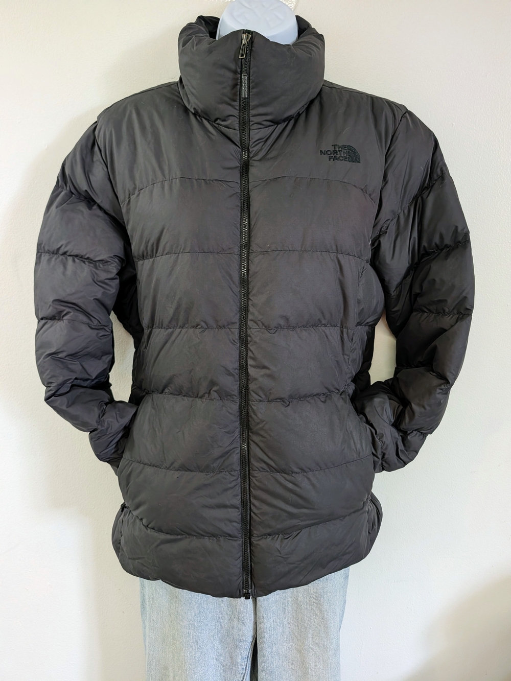 The North Face Women's Black Puffer Jacket - Lightweight Insulated Coat
